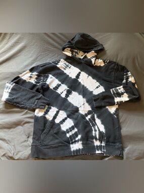 No Boundaries Black & White Tie-Dye Pullover Hoodie